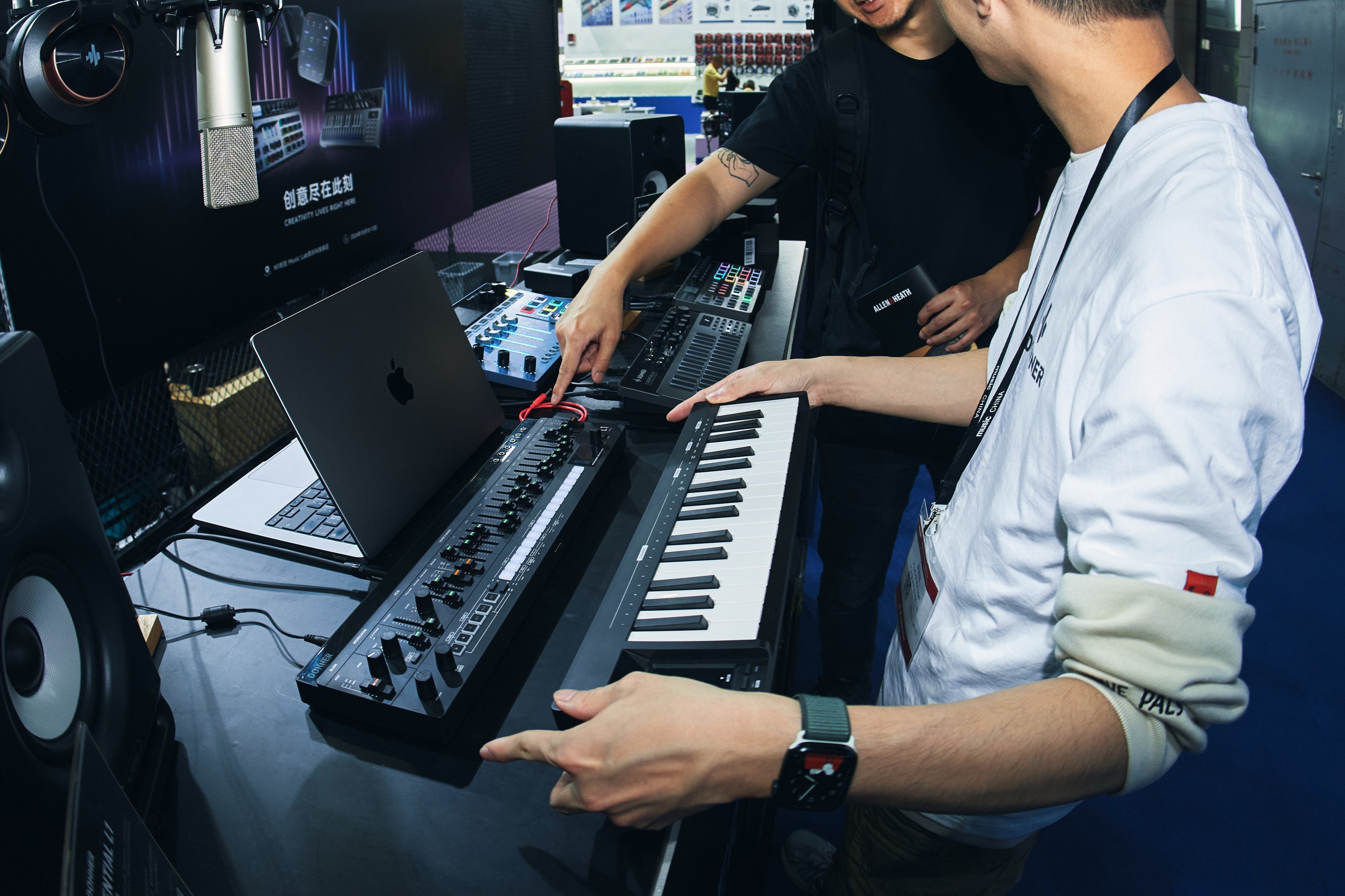 Donner Essential L1 Synthesizer